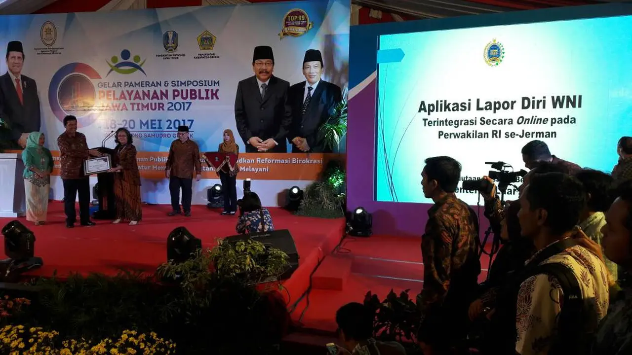 Penganugerahan untuk aplikasi lapor dirhttps://www.liputan6.com/dashboard/articles/create#i WNI di Berlin, Jerman. (Dokumentasi Setditjen Protkons)