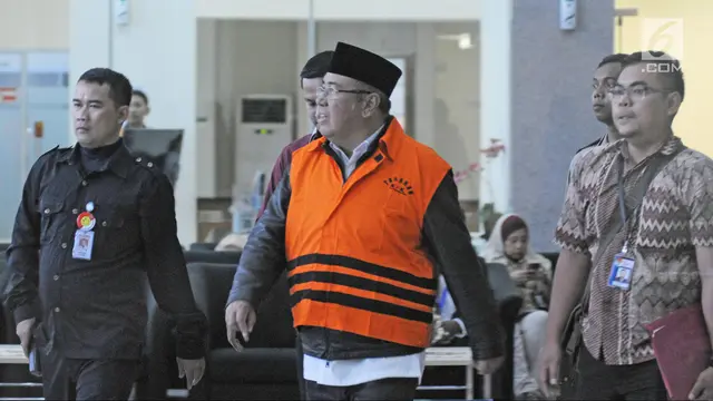 Kompak Terjaring OTT, Begini Ekspresi Bapak dan Anak Usai Diperiksa KPK