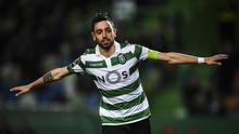 1. Bruno Fernandes (Sporting CP) - Kabarnya Manchester United selangkah lagi akan melabuhkan Bruno Fernandes menjadi skuat Setan Merah, gelandang 24 tahun ini dimahar dengan harga 70 juta euro. (Photo by Patricia De Melo Moreira / AFP)