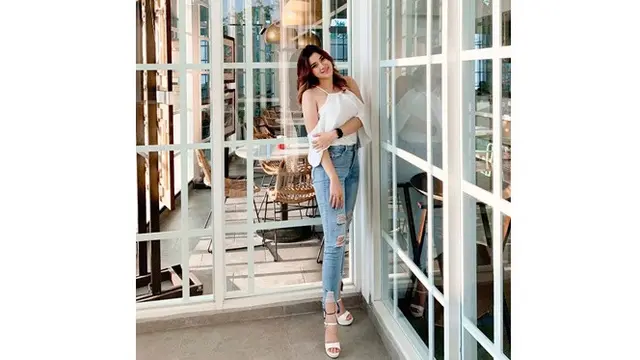 6 Pesona Marissa Briggita, Adik Celine Evangelista yang Tak Kalah Memesona
