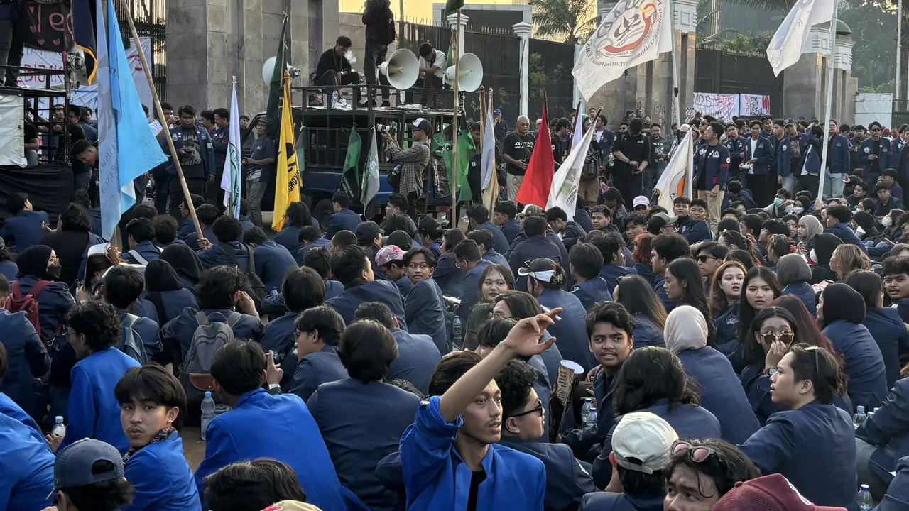 Mahasiswa Demo Lagi Depan Gedung DPR