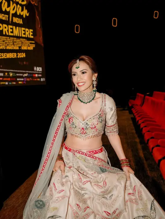 Masayu Anastasia Dibalut Lehenga saat Premier Film Terbarunya. [@masayuanastasia]