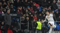 Penyerang Manchester United, Zlatan Ibrahimovic, mencetak rekor sebagai pemain pertama yang tampil bersama tujuh klub berbeda di Liga Champions (AFP Photo/Patrick Hertzog).
