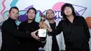 Sedangkan dalam Nominasi Group Band Paling Ngetop, dimenangkan oleh Armada. Group musik ini berhasil mengalahkan Noah, Kotak, Geisha dan HiVi. (Deki Prayoga/Bintang.com)