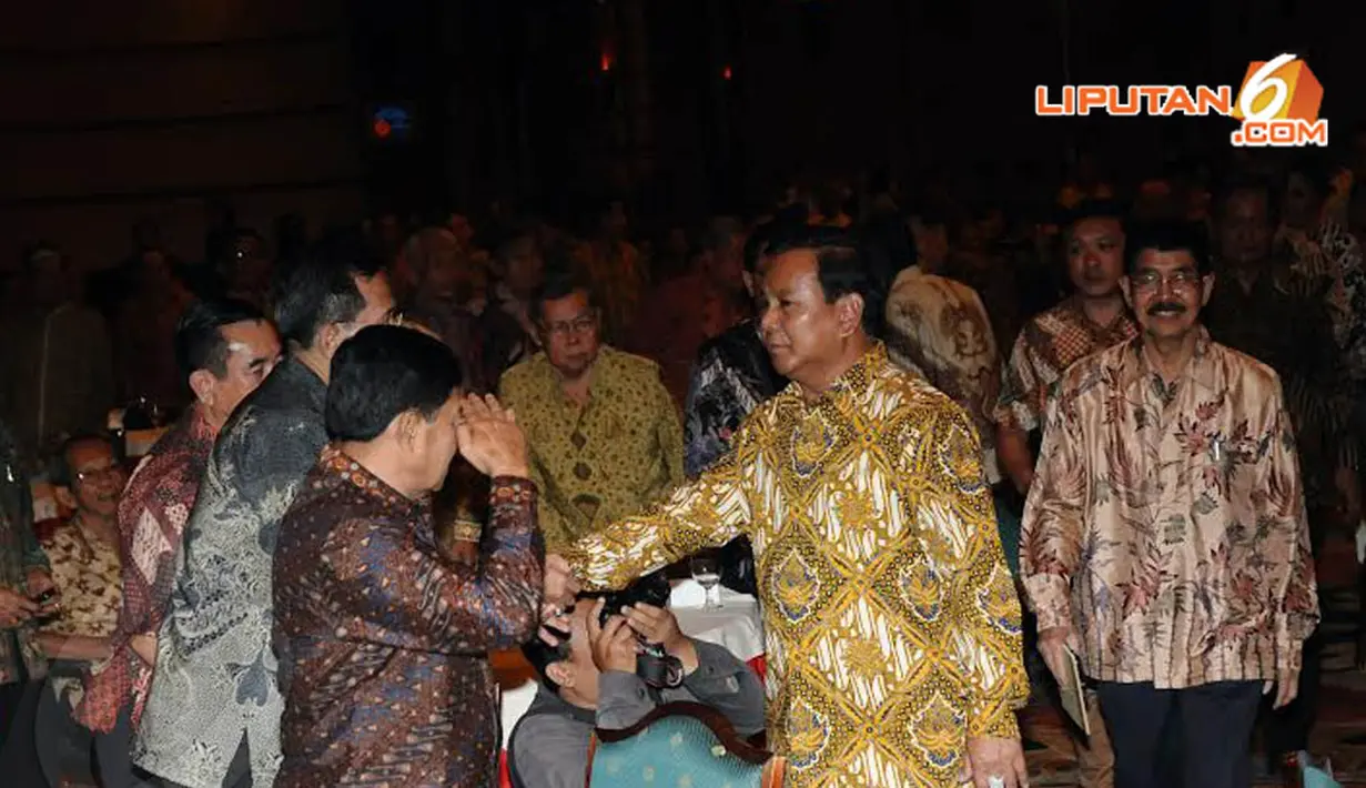 Bertempat di Gedung Bidakara, Jakarta, ratusan purnawirawan pejuang TNI-Polri itu mendeklarasikan dukungannya terhadap Prabowo sebagai Capres dalam Pemilu Mendatang (Liputan6.com/Helmi Fithriansyah) 