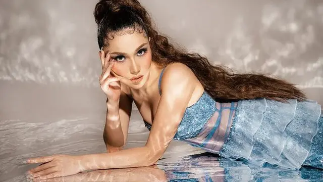 [Fimela] Rilis Single Baru, Ini 6 Potret Ayu Ting Ting yang Berdandan ala K-Pop