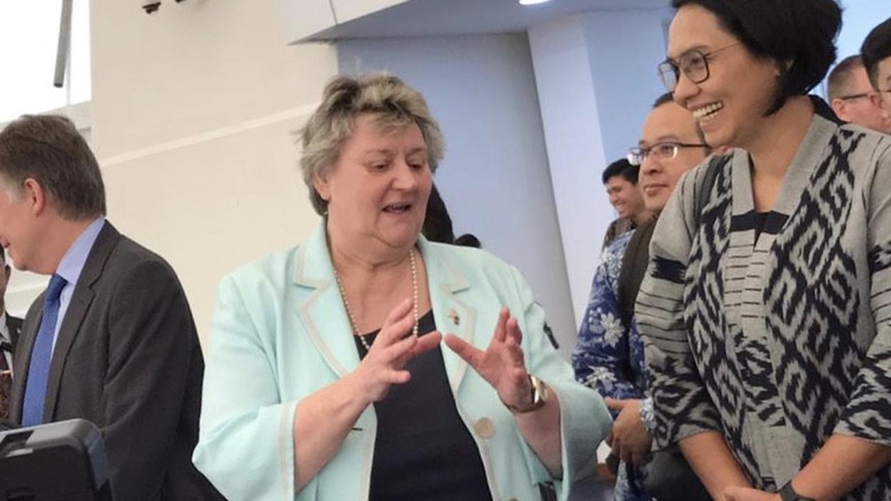 Menteri Inggris untuk Asia Pasifik, Heather Wheeler melakukan kunjungan ke Jakarta International Velodrome Stadium pada Rabu, 15 Januari 2020.