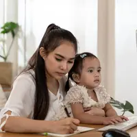 Ilustrasi merangkai harapan baru./Copyright shutterstock.com/g/Ronnachai+P