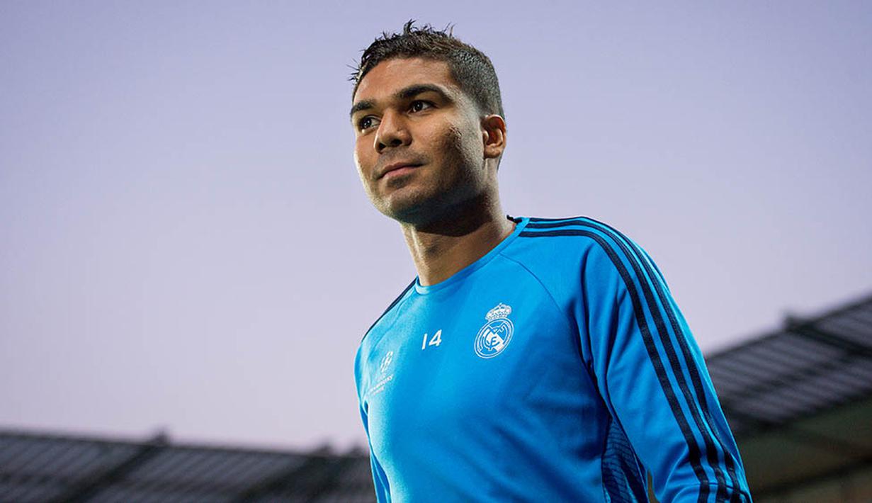 7. Casemiro, gelandang asal Brasil ini sudah tampil 15 kali pada musim ini, untuk tim sekelas Madrd dirinya dianggap biasa saja. (AFP/Jonathan Nackstrand) 