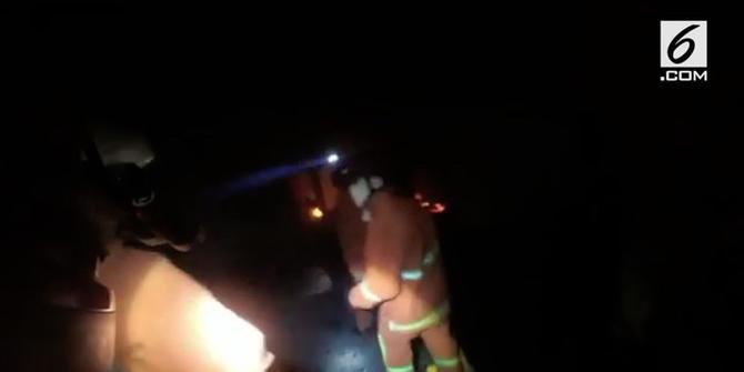 VIDEO: Petugas Pemadam Kebakaran Dihardik Warga saat Bertugas
