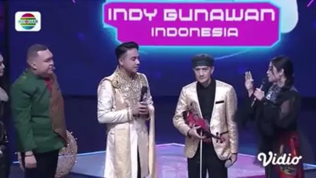 Dewi Persik Memberi Catatan kepada Indy Gunawan (Indonesia)