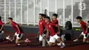 Latihan diawali dengan pemanasan dengan santai. Menjelang laga final ini Muhammad Ferarri dan kawan-kawan tampak bugar. (Liputan6.com/Helmi Fithriansyah)