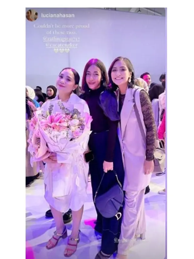 10 Potret Nagita Slavina Rilis Koleksi Baju di JFW 2023, Raffi Ahmad Ikut Mendukung
