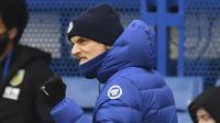 Hingga akhir laga, skor 2-0 tak berubah. Chelsea pun meraih kemenangan dari tiga pertandingan terakhir, dan ini jadi tiga poin perdana buat Thomas Tuchel. (Foto: AP/Pool/Justin Tallis)