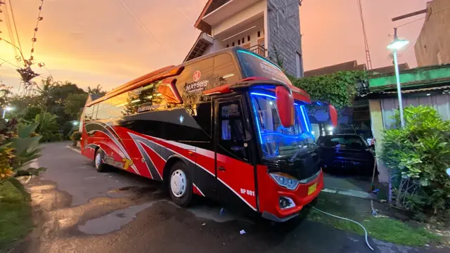Sewa Bus Jogja Nuswantoro Grup