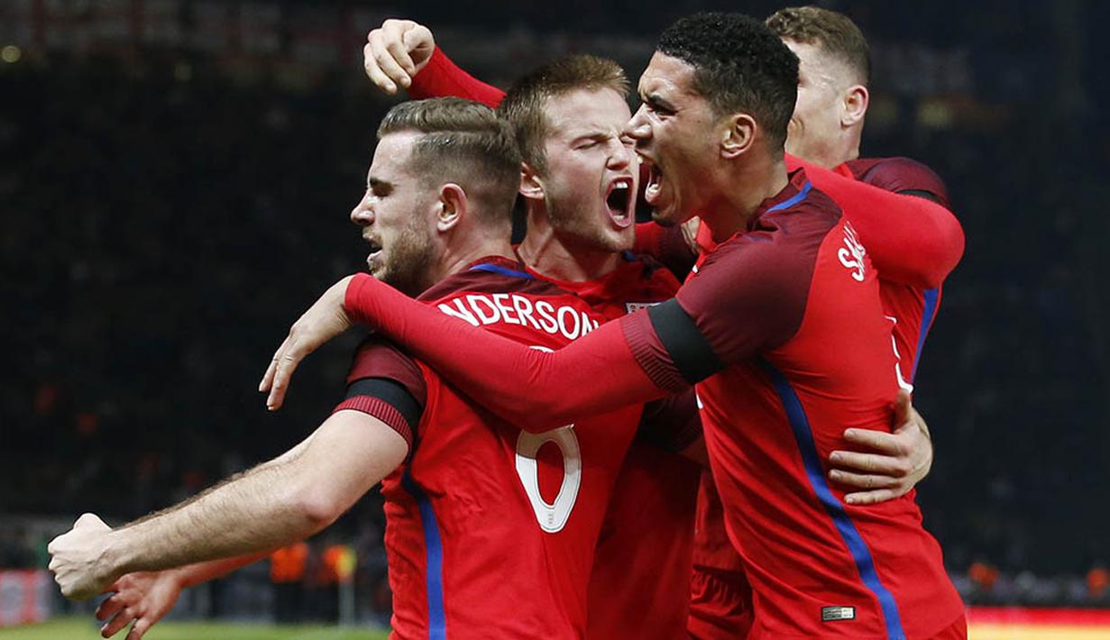 Para pemain Inggris merayakan gol kemengan atas Jerman yang dicetak Eric Dier pada laga persahabatan di Olympiastadion, Berlin, Sabtu (26/3/2016). Ketiga gol Inggris dicetak oleh Kane, Vardy dan Dier. (Action Images via Reuters/Carl Recine)