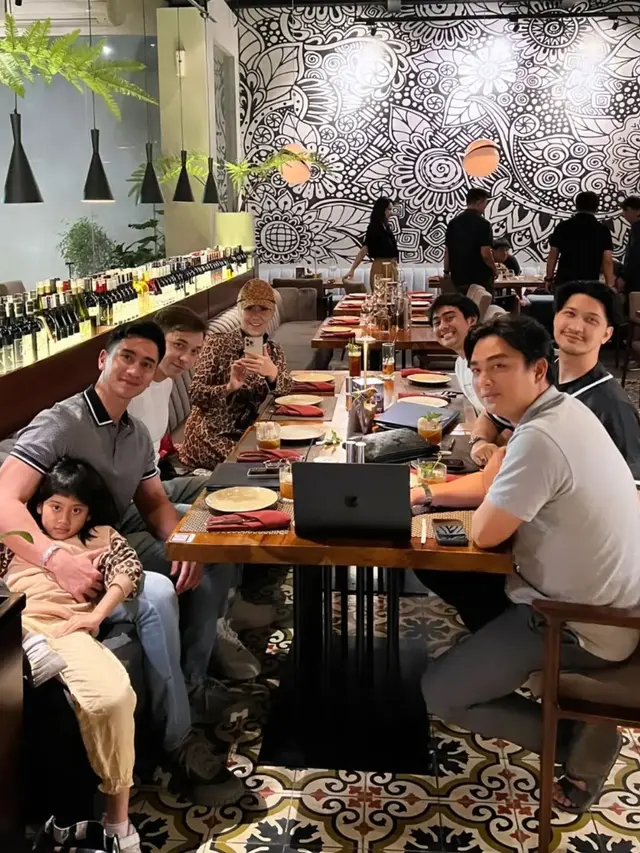6 Potret Akrab Verrell Bramasta dan Stefan William, Sama-Sama Terjun ke Politik
