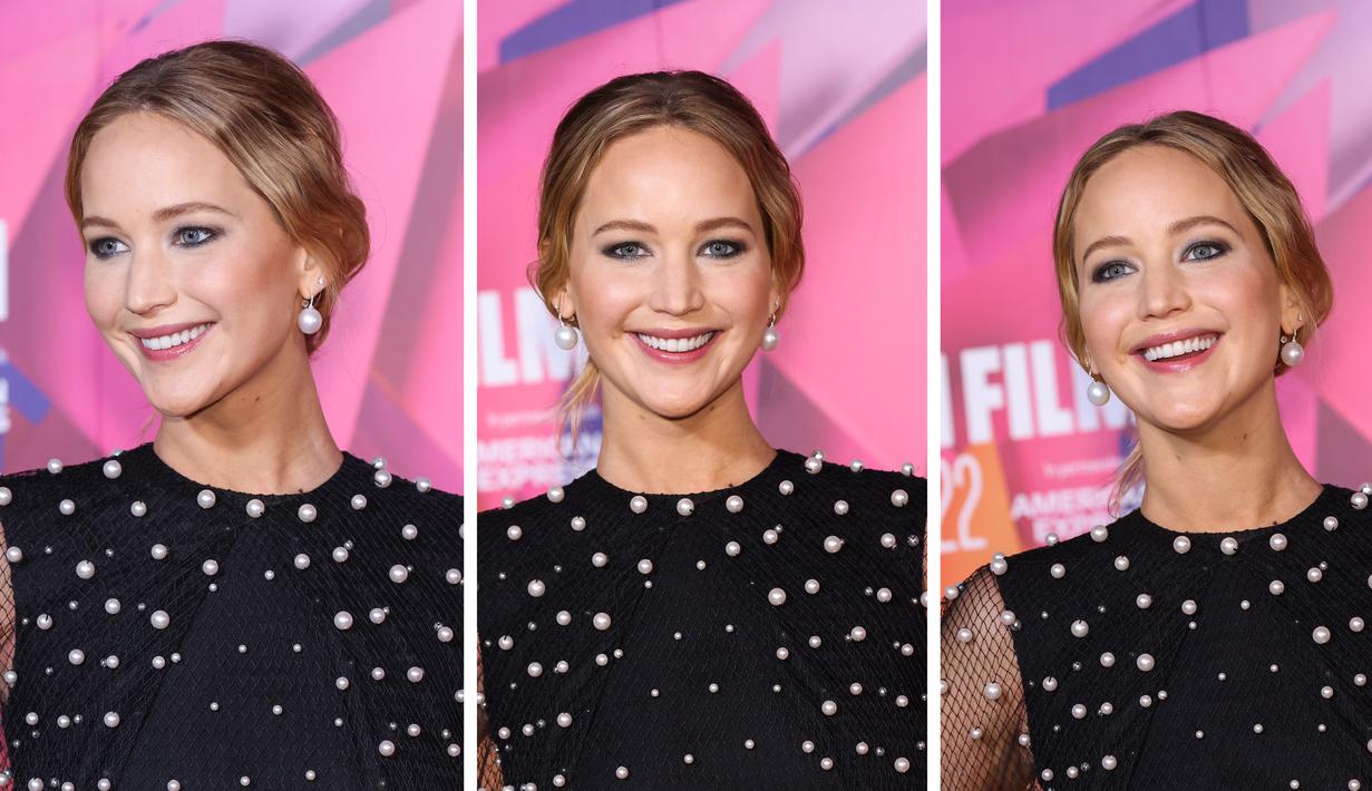 Foto kolase Jennifer Lawrence saat menghadiri pemutaran perdana film ' Causeway' selama Festival Film London 2022 di London, Sabtu, 8 Oktober 2022. (Photo by Vianney Le Caer/Invision/AP)