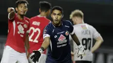 Kiper Semen Padang, Rendy Oscario, saat melawan Bali United pada laga Piala Presiden 2019 di Stadion Patriot, Jawa Barat, Senin (11/3). Bali United menang 2-1 atas Semen Padang. (Bola.com/M Iqbal Ichsan)
