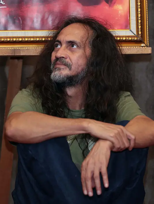 Pengabdi Setan sukses menarik masyarakat untuk menonton film horor remake dengan judul yang sama di era 80-an silam tersebut. Film ini ditayangkan sejak 28 September lalu. Film ini mendapat sambutan baik dari masyarakat. (Deki Prayoga/Bintang.com)