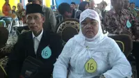 Pasangan lansia di Cianjur, Bogor, Jawa Barat nikah massal, Sabtu (2/1/2017). (Achmad Sudarno/Liputan6.com)
