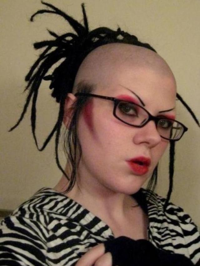 6 Potongan Rambut Cewek yang Paling Absurd, Enggak Habis Pikir