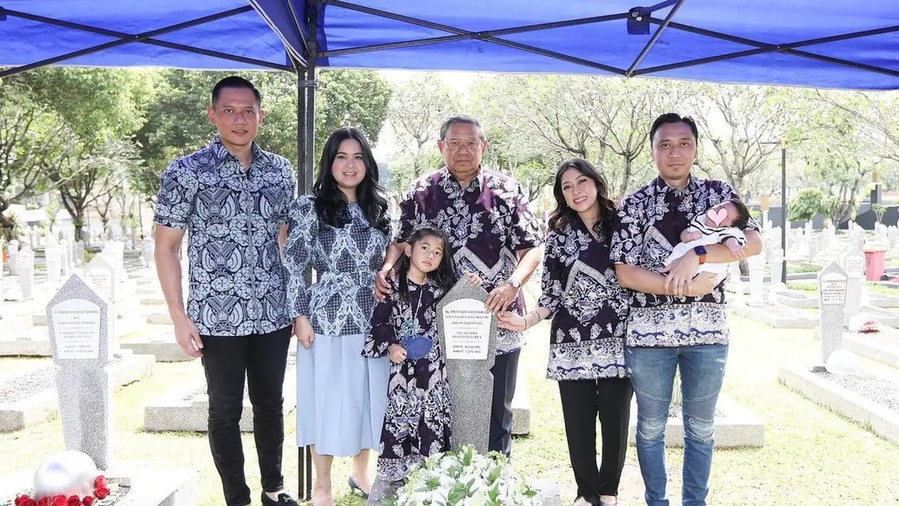 6 Momen SBY Ziarah Ke Makam Ani Yudhoyono di Hari Ultah, Tradisi Sejak 4 Tahun Lalu