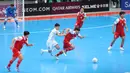 Timnas Futsal Indonesia unggul selisih gol dari Irak yang juga memastikan diri lolos ke perempat final Piala Asia Futsal 2026. Tampak dalam foto, pemain Timnas Futsal Indonesia, Firman Adriansyah (tengah) saat melawan Kirgistan pada laga kedua Grup A Piala Asia Futsal 2026, Kamis (29/1/2026) malam WIB. (Bola.com/M Iqbal Ichsan)