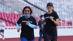 Najwa Shihab memiliki hobi lari untuk melepas penat. Najwa Shihab senang sekali jogging ketika waktu senggang. Momen jogging di Stadion Gelora Bung Karno bersama Susi Pudjiastuti curi perhatian karena keduanya terlihat sumringah saat lari santai bersama. (Liputan6.com/IG/@najwashihab)