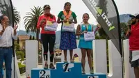 María Lorena Ramírez menang juara pertama lomba lari hanya bermodalkan sandal jepit. (Fotografix)