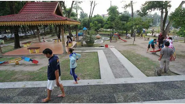 Komisi Nasional Perlindungan Anak (Komnas PA) mengungkap bahwa taman terbuka justru dijadikan tempat sarang predator anak. Padahal, tujuan Pemerintah Provinsi membuat Ruang Publik Terpadu Ramah Anak (RPTRA), agar digunakan untuk pembelajaran anak, serta p