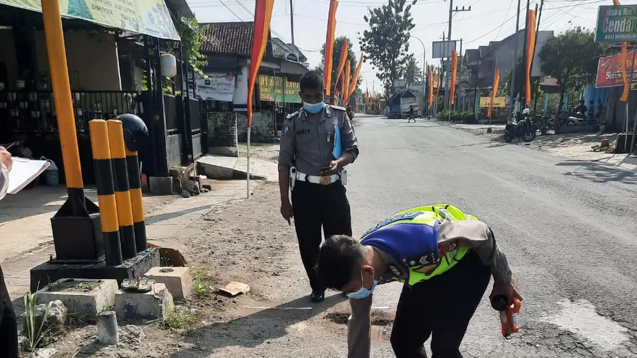 Polisi Olah Tempat Kejadian Tabrak Lari