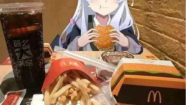 6 Tingkah Imajinatif Wibu Makan Bareng Karakter Anime, Bikin Senyum