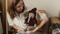 7 Kepribadian Orang yang Masih Menyimpan Mainan Masa Kecil, Apa Kamu Termasuk?