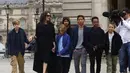 Angelina Jolie sendiri baru saja pergi ke Perancis bersama dengan Maddox, Zahara, Pax, Shiloh, Knox dan Vivienne. (wjla.com)