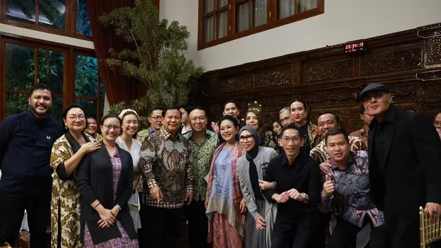 Titiek Soeharto Dampingi Prabowo di Malam Tahun Baru