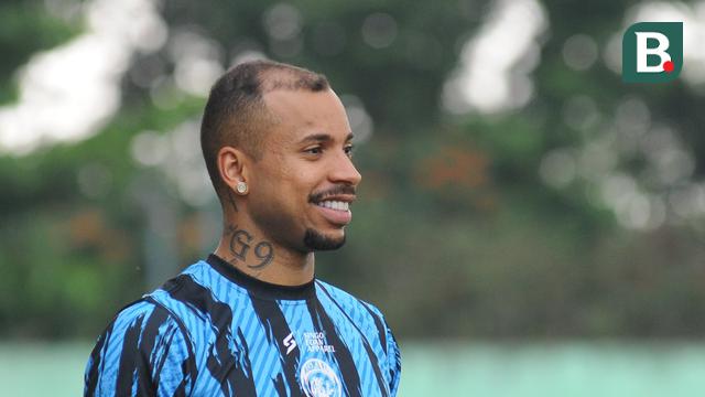 Arema FC, Gustavo Almeida