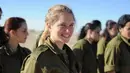 Gadis-gadis yang ikut menjadi pasukan IDF ini pun usianya tergolong cukup muda, yaitu berkisar 17-19 tahun (Istimewa:flickr.com/Israel Defence Forces)