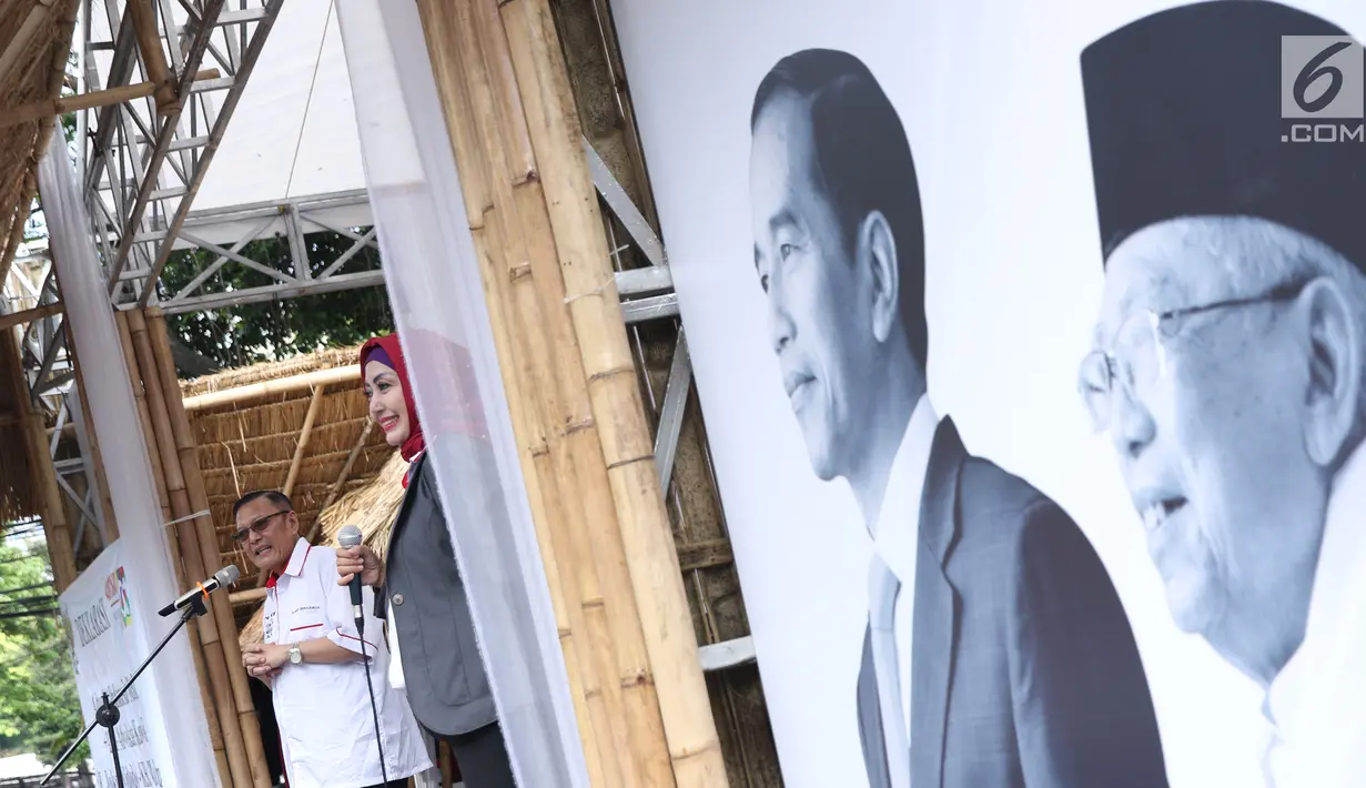 Perwakilan saat mendeklarasikan dukungan kepada Calon Presiden/Wakil Presiden Joko Widodo-Ma'ruf Amin di Jakarta, Jumat (30/11). Sekitar 2.100 advokat dari 730-an perkumpulan relawan bergabung di Advokat Indonesia Maju . (Liputan6.com/Helmi Fithriansyah)