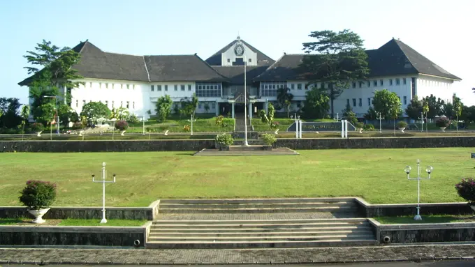 [Bintang] Mau Kuliah di Undip? Yuk, Intip Berbagai Fasilitas yang Ada