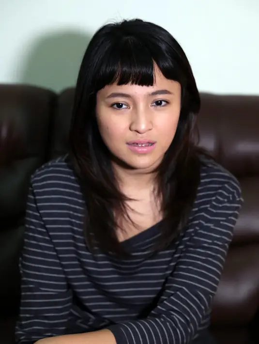 "Harapannya yang pasti, aku engga bahas tekhnis secara politik gitu-gitu. Cuma aku berharap semoga yang berada di posisi itu kan menyatakan kalau orang itu punya influents yang besar terhadap banyak orang," ucap Marshanda. (Deki Prayoga/Bintang.com)