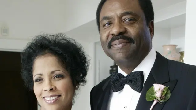 David Steward, miliarder kulit hitam anak pemulung yang berhasil sukses.