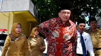 Gubernur Bengkulu Ridwan Mukti menggelar inspeksi mendadak ke RSUD M Yunus dan berjanji akan memperbaiki sistem setelah terungkapnya kasus jenazah bayi dalam tas belanja (Liputan6.com/Yuliardi Hardjo)