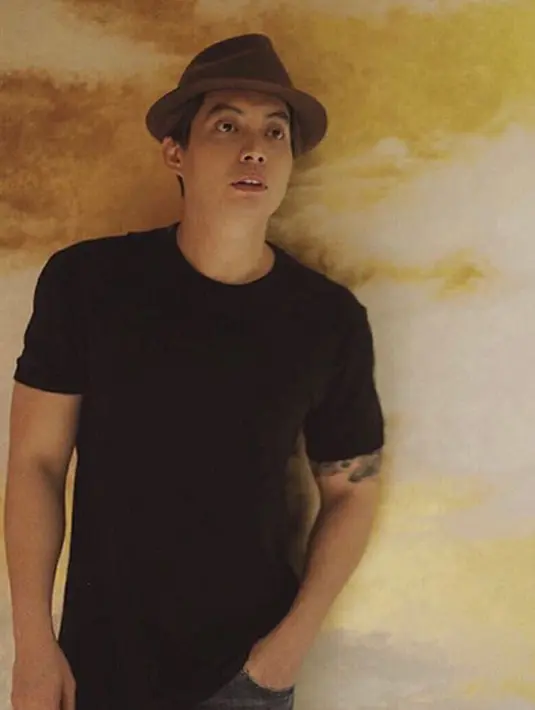 “Cepett pulihhh yaaa sayang @juliaperrezz Tuhan angkat semua penyakit jupe, Dia yang akan menyembuhkan dan memberi kekuatan buat Jupe , we love u jupee ❤❤❤ God bless u,” tulis Edric Chandra. (Instagram/edrictjandra)