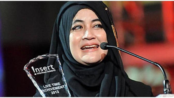 Tangis Pipik Mengenang Ustad Jeffry Melalui Lagu Rossa Hijrah Cinta Lifestyle Fimela Com