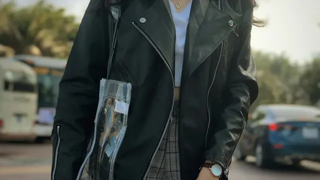 Inspirasi Padu Padan Outfit dengan Jaket Kulit
