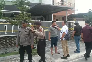 Pra Rekonstruksi Pembunuhan Ibu Oleh Putrinya di Medan (Foto: Reza Effendi/Liputan6.com)