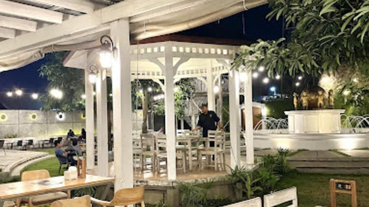 13 Rekomendasi Tempat Makan di Jogja buat First Date yang Romantis dan Nyaman