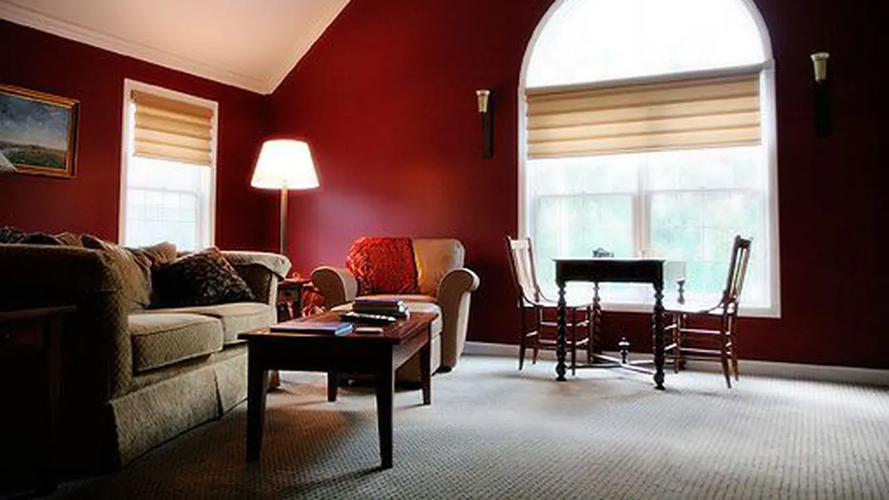 Dekorasi Rumah Warna Merah Burgundi