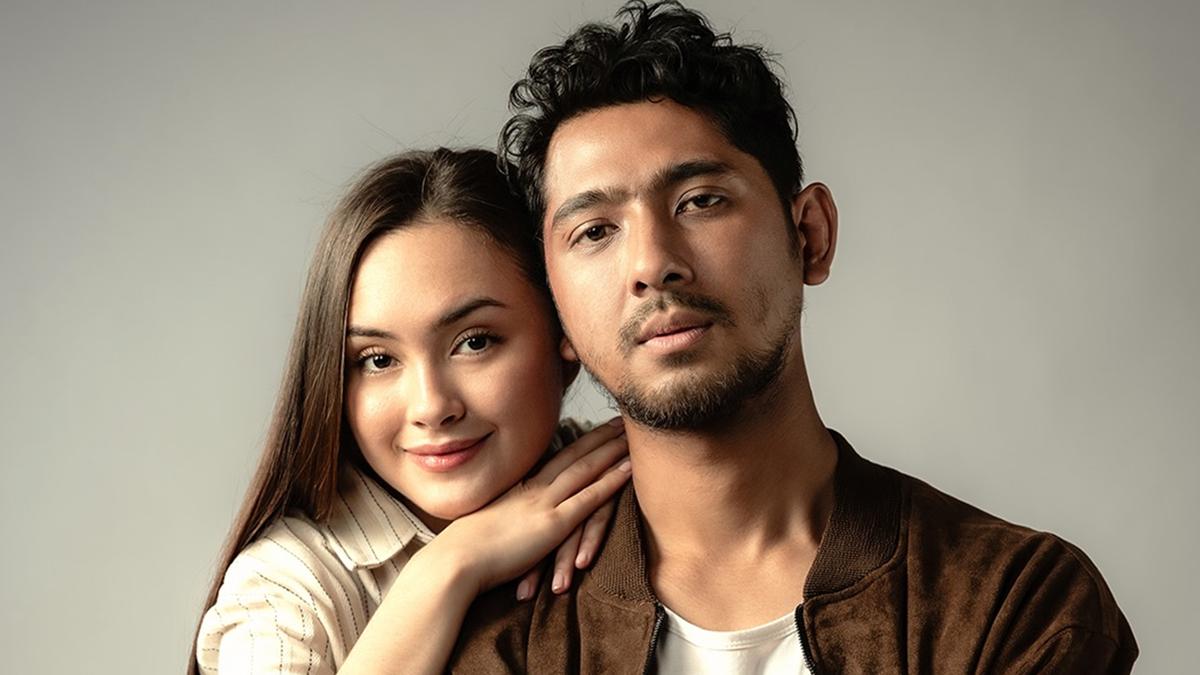 6 Potret Kompak Arya Saloka dan Caitlin Halderman untuk Series Algojo, Bikin Heboh